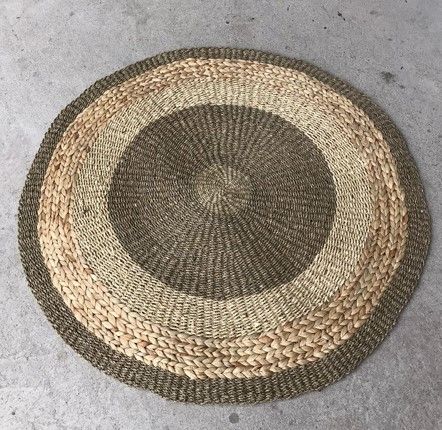 Tricolor round rug with deep browns
